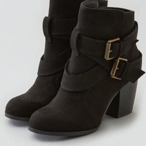 American Eagle double buckle heeled booties- black